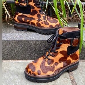 Louis Et Cie Stylish Leopard Print Laxe up boots sz 8